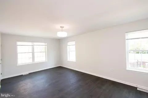 Living - 636 Douglas St, Cambridge, MD 21613 photo 5 of 6