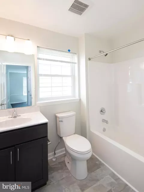Bath - 636 Douglas St, Cambridge, MD 21613 photo 2 of 2