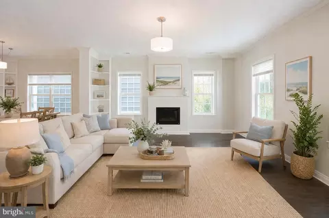 Living - 636 Douglas St, Cambridge, MD 21613 photo 3 of 6