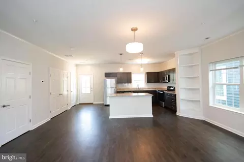 Living - 636 Douglas St, Cambridge, MD 21613 photo 2 of 6