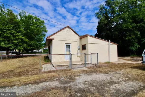 Exterior - 515 Burton Ave, Cambridge, MD 21613 photo 3 of 4