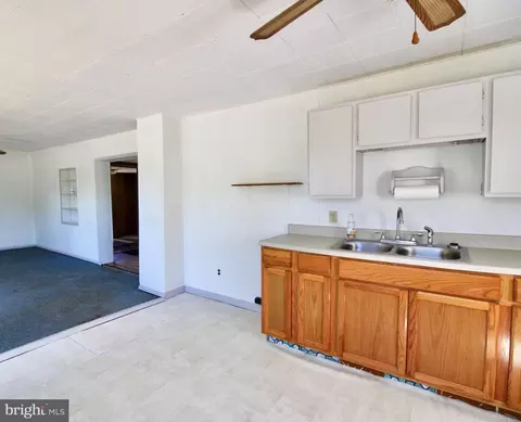 Entry Way - 515 Burton Ave, Cambridge, MD 21613 photo 1 of 2