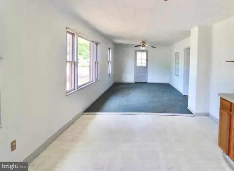 Living - 515 Burton Ave, Cambridge, MD 21613 photo 1 of 2