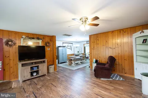 5802 Phyllis Dr, Hurlock, MD 21643 photo 7