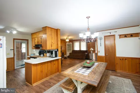 5802 Phyllis Dr, Hurlock, MD 21643 photo 9