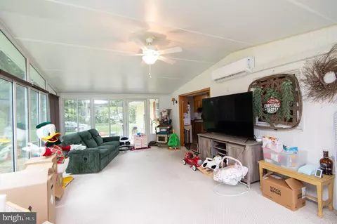 5802 Phyllis Dr, Hurlock, MD 21643 photo 3