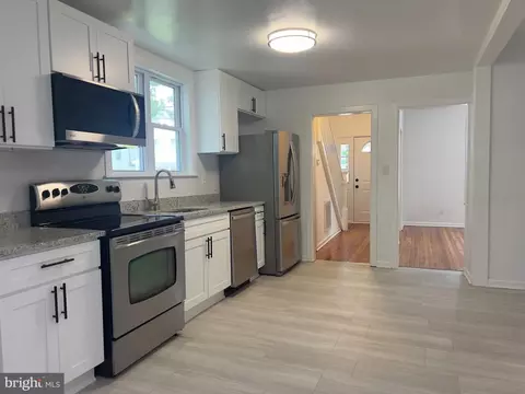 Kitchen - 422 Willis St, Cambridge, MD 21613 photo 1 of 2