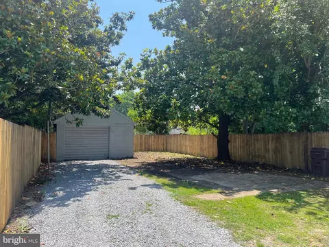 Exterior - 422 Willis St, Cambridge, MD 21613 photo 3 of 3