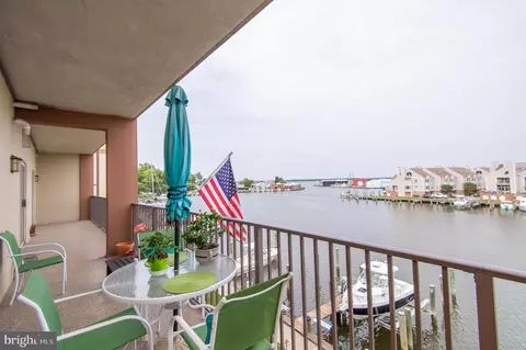 304 Academy St #202, Cambridge, MD 21613