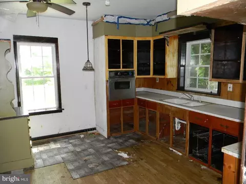 Kitchen - 414 Willis St, Cambridge, MD 21613 photo 1 of 1