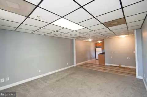 Living - 305 S Main St, Hurlock, MD 21643 photo 4 of 5