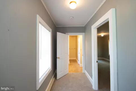 Entry Way - 305 S Main St, Hurlock, MD 21643 photo 7 of 13