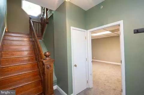Entry Way - 305 S Main St, Hurlock, MD 21643 photo 2 of 13