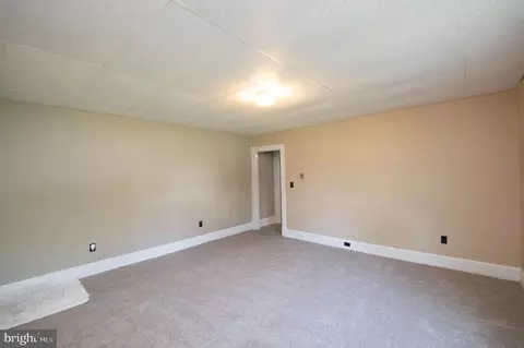 Living - 305 S Main St, Hurlock, MD 21643 photo 5 of 5