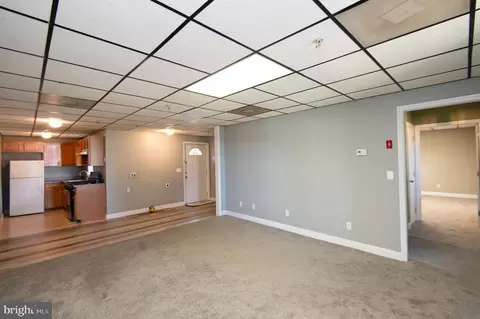 Living - 305 S Main St, Hurlock, MD 21643 photo 3 of 5