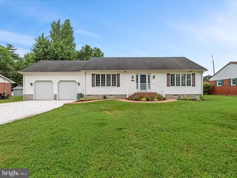 Exterior - 206 A Bayview Ave, Cambridge, MD 21613 photo 1 of 5