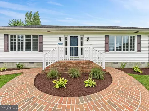 Exterior - 206 A Bayview Ave, Cambridge, MD 21613 photo 2 of 5
