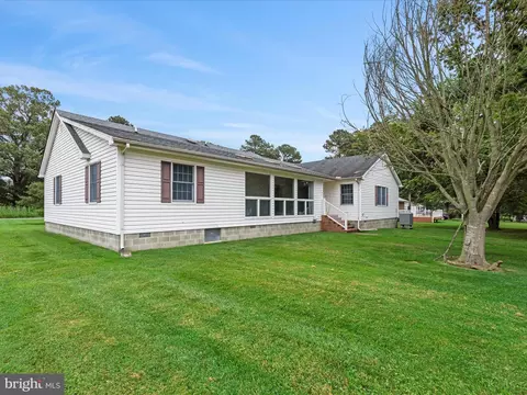 Exterior - 206 A Bayview Ave, Cambridge, MD 21613 photo 4 of 5