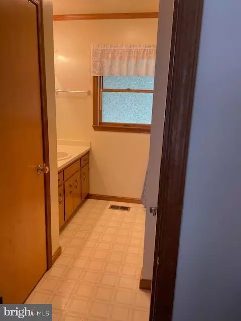 Entry Way - 4010 Bradley Cir, Hurlock, MD 21643 photo 1 of 1