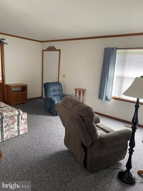 Living - 4010 Bradley Cir, Hurlock, MD 21643 photo 2 of 2