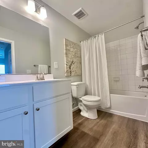 Bath - 824 Mcbrides Ave, Cambridge, MD 21613 photo 3 of 3
