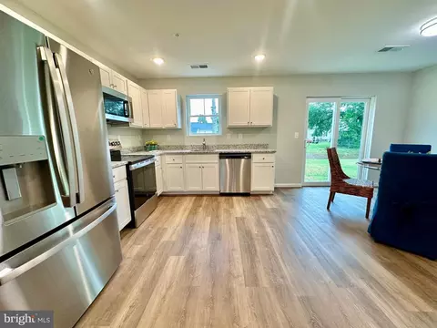 Kitchen - 824 Mcbrides Ave, Cambridge, MD 21613 photo 1 of 2