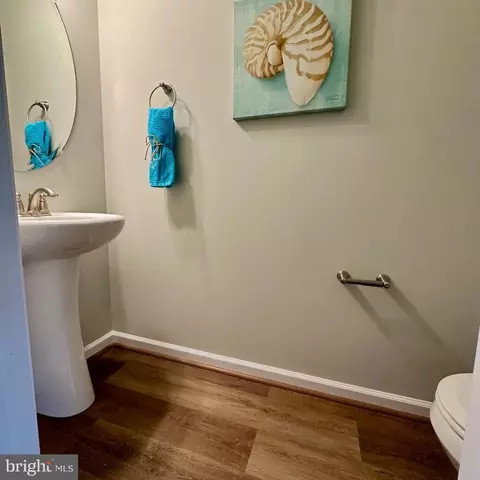Entry Way - 824 Mcbrides Ave, Cambridge, MD 21613 photo 1 of 2