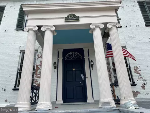 Exterior - 200 High St, Cambridge, MD 21613 photo 2 of 8