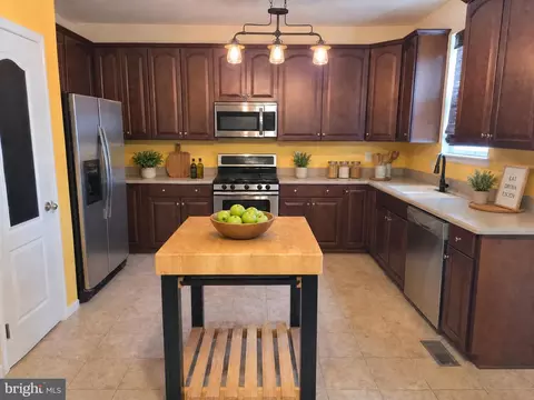 Kitchen - 324 Shipyard Dr #83, Cambridge, MD 21613 photo 1 of 2