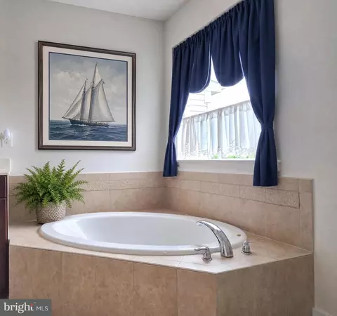 Bath - 324 Shipyard Dr #83, Cambridge, MD 21613 photo 2 of 3