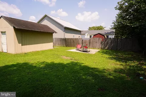 Exterior - 209 Mapleton St, Hurlock, MD 21643 photo 4 of 6