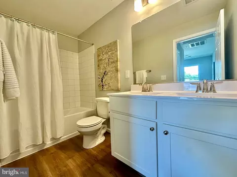 Bath - 832 Mcbrides Ave, Cambridge, MD 21613 photo 2 of 2