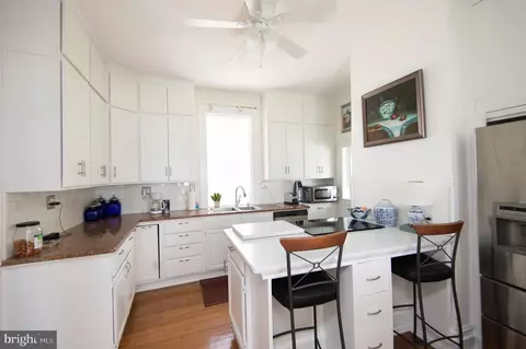 Kitchen - 1 W End Ave, Cambridge, MD 21613 photo 1 of 3