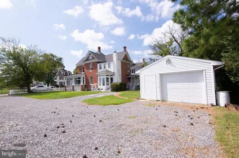 Exterior - 1 W End Ave, Cambridge, MD 21613 photo 6 of 7