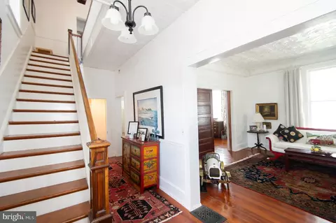 Entry Way - 1 W End Ave, Cambridge, MD 21613 photo 1 of 4