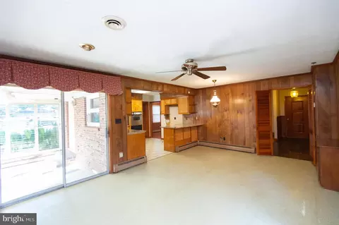 Living - 2 Algonquin Rd, Cambridge, MD 21613 photo 4 of 4