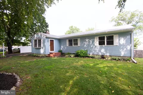 Exterior - 5302 River Dr, Cambridge, MD 21613 photo 1 of 10