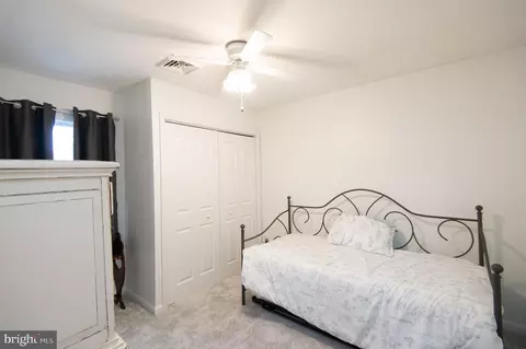 Bedroom - 5302 River Dr, Cambridge, MD 21613 photo 6 of 8