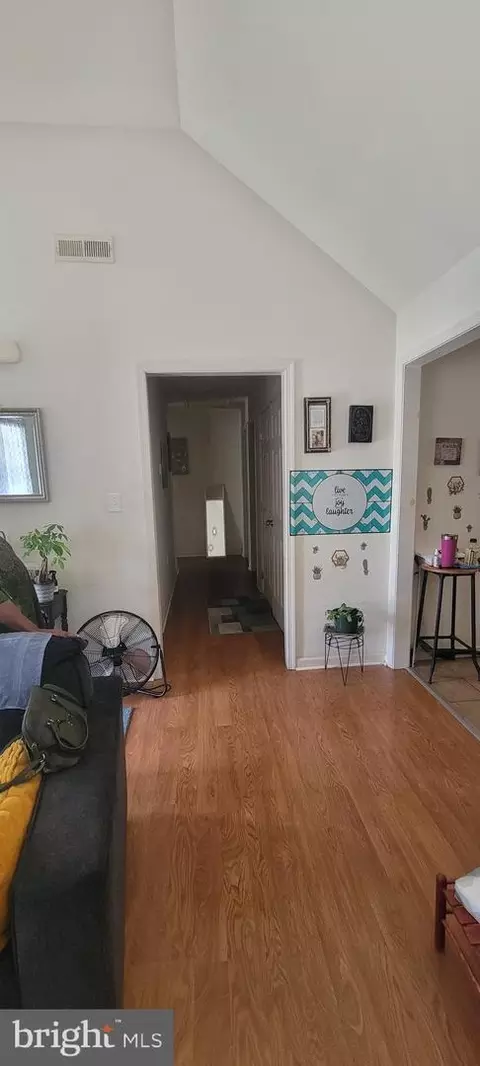 Entry Way - 825 Ames Ct, Cambridge, MD 21613 photo 2 of 6