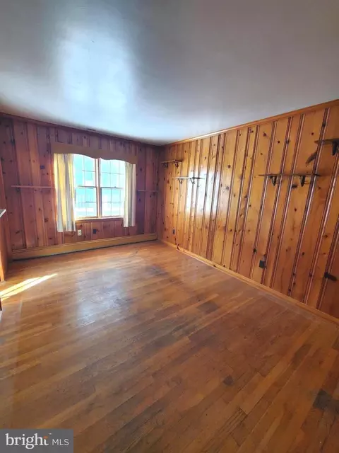 Living - 1005 Willowmere Ln, Cambridge, MD 21613 photo 6 of 6