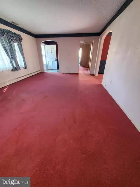 Living - 1005 Willowmere Ln, Cambridge, MD 21613 photo 3 of 6