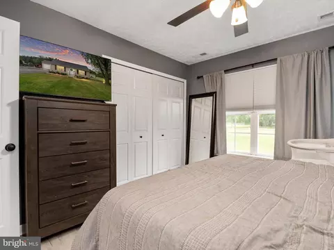 Bedroom - 4311 E Pheasant Dr, Hurlock, MD 21643 photo 2 of 5