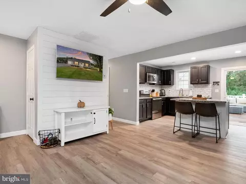 Entry Way - 4311 E Pheasant Dr, Hurlock, MD 21643 photo 3 of 3
