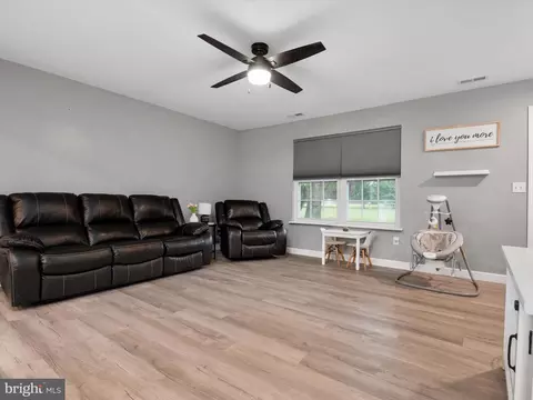 Living - 4311 E Pheasant Dr, Hurlock, MD 21643 photo 1 of 1