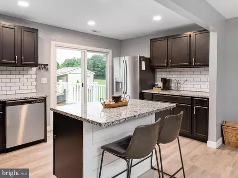 Kitchen - 4311 E Pheasant Dr, Hurlock, MD 21643 photo 3 of 3