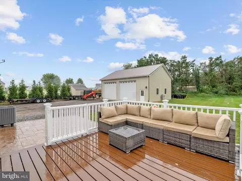 Exterior - 4311 E Pheasant Dr, Hurlock, MD 21643 photo 4 of 11