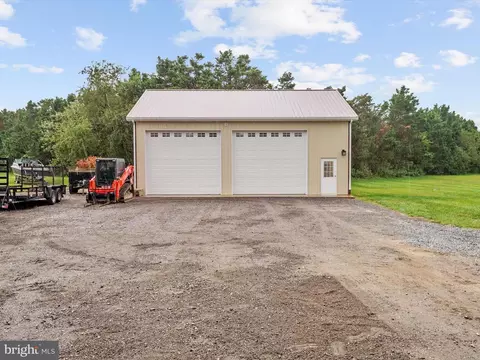 Exterior - 4311 E Pheasant Dr, Hurlock, MD 21643 photo 2 of 11