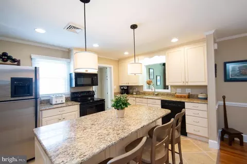 Kitchen - 412 Talbot Ave, Cambridge, MD 21613 photo 2 of 3