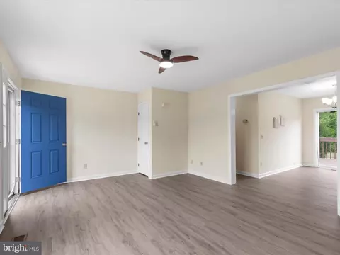 Living - 1117 High St, Cambridge, MD 21613 photo 3 of 4