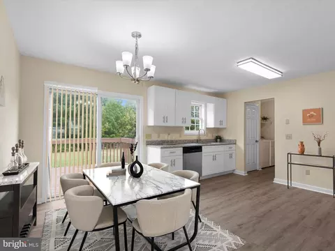 Dining - 1117 High St, Cambridge, MD 21613 photo 1 of 2